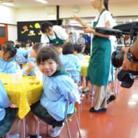 幼稚園での撮影風景