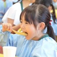 にんじんと胡麻の炊き込みご飯を試食