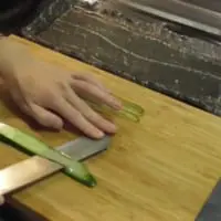 半透明なほどの薄さ