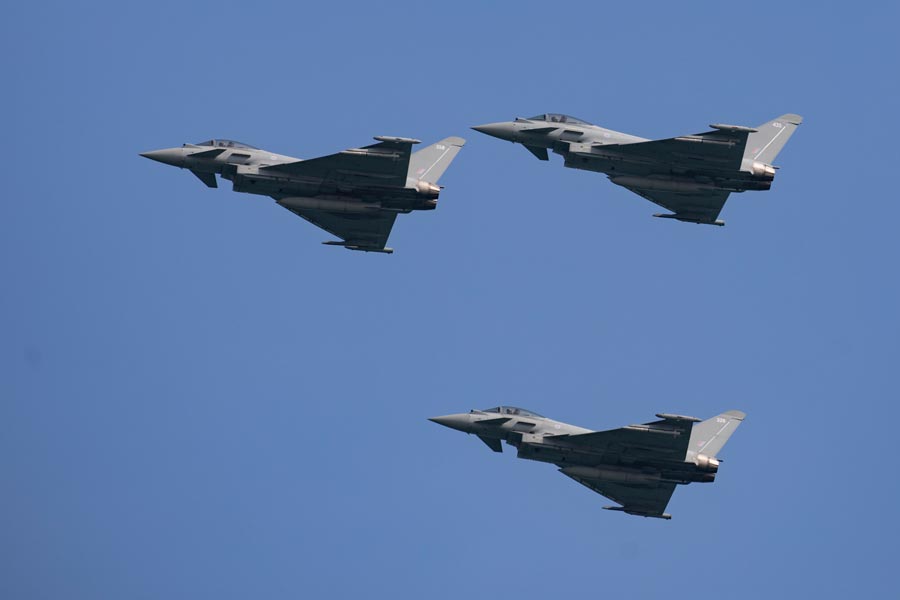 カタール建国記念日にイギリス空軍戦闘機が初の祝賀飛行