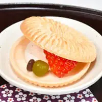 いちごもなか