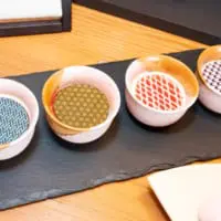 白ごまプリンには和文様のチョコ