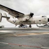 空母フォードに着艦するC-2A（Image：U.S.Navy）