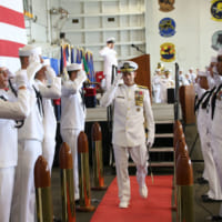 第2艦隊司令官着任式でのルイス中将（Image：U.S.Navy）