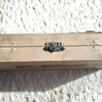 留め金を直した跡