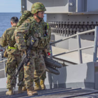 ヘリボーン作戦の準備をする陸上自衛隊員（Image：U.S.Navy）
