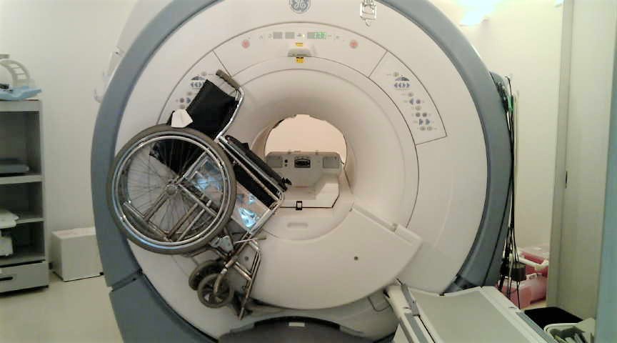 MRIの吸着事故写真に騒然　医療関係者「うわぁぁぁぁぁ」