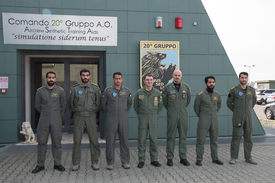 クウェートの戦闘機パイロットはイタリアで育つ　教育の軍事国際交流