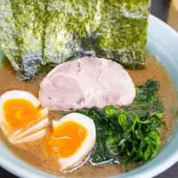 「＃五十三家おごってやるよ」で日芸の現役生に提供される五十三家のラーメン（並）
