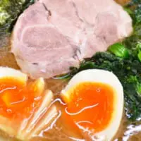 鶏油がポイントのスープと手作りの具材