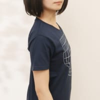 「妄想マッピングＴシャツ／Illusion grid」（3300円／税込）※横向き