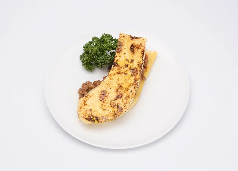 野原ひろしの靴下が食べられるゾ！渋谷パルコ・ラクガキングダムCAFEで「ひろしの香ばし～い靴下風油揚げサンド」提供