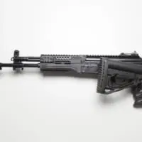 ストックを折りたたんだAK-12（Image：カラシニコフ）