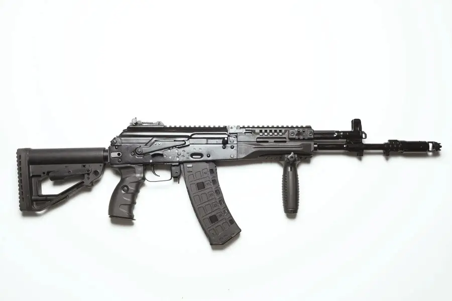 ロシア軍の新型アサルトライフルAK-12 部隊配備が進む | おたくま経済