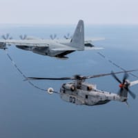 KC-130Jから空中給油を受けるCH-53K（Image：U.S.Navy）