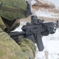 AK-12を構えるロシア軍兵士（Image：ロシア国防省）