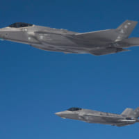 編隊飛行するF-35A（Image：USAF）