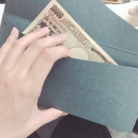 お金を封筒に小分けする（れいさ。さん提供）