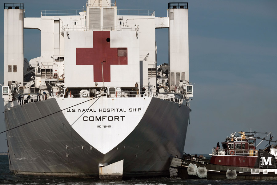 アメリカ海軍病院船コンフォート　ニューヨークでの任務を終え帰還