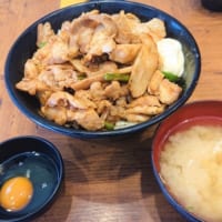 「オールスター焼肉丼」（爆肉盛り）