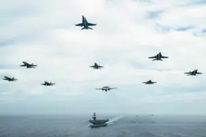 アメリカ海軍の2空母打撃群 日本南方の海域で共同訓練を実施 | おたく
