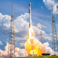 ケープカナベラル基地から打ち上げられるGPS III衛星3号機（Image：SpaceX）