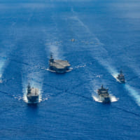 隊列を組むTRILAT2020参加艦艇（Image：U.S.Navy）