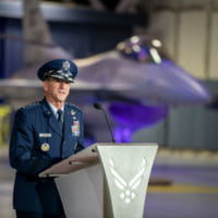 スピーチするゴールドファイン前空軍参謀総長（Image：USAF）