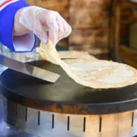 ラヴァシュを焼く（Image：ロシア国防省）