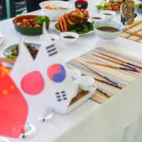 各国料理のコーナーには日本の寿司も（Image：ロシア国防省）