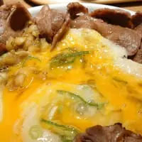 黄身をつぶす