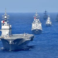 護衛艦いせを先頭に単縦陣で進む4か国の艦艇（Image：U.S.Navy）