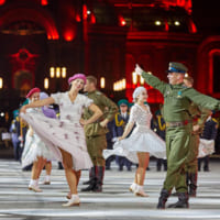 第二次大戦時の軍服で踊るFSB音楽隊（Image：ロシア国防省）