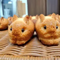 毎回１～2個出来上がるという前脚が浮かび上がった「スギナミノウサギ」の「ラッキーノウサギ」。