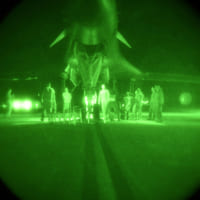 夜間の離陸準備（Image：USAF）