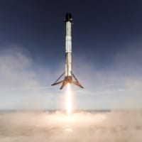 着陸する1段目ブースター（Image：SpaceX）