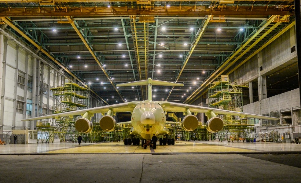 ロシア軍向けの最新大型輸送機Il-76MD-90Aの1号機が完成