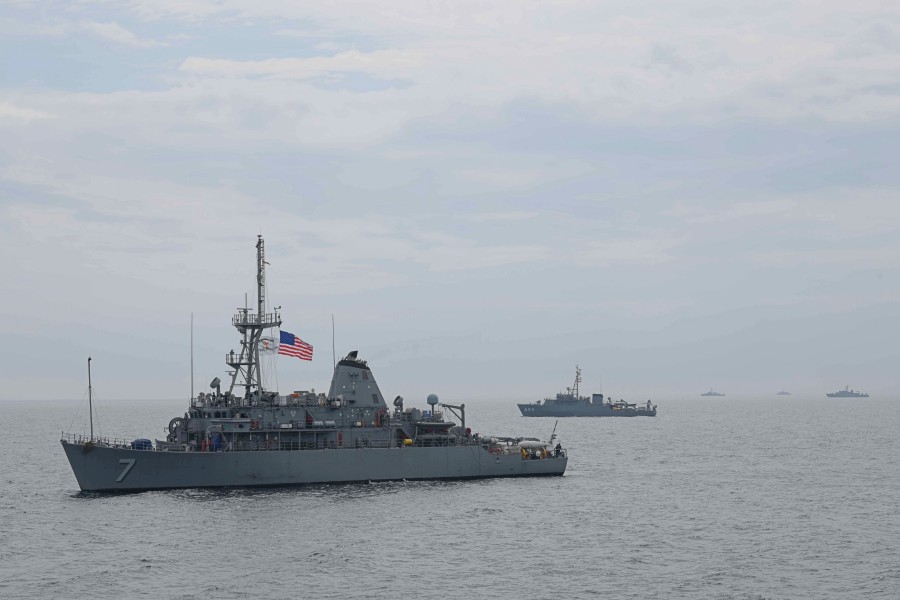 宮崎県沖で日米共同機雷戦・掃海特別訓練始まる