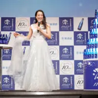広告で使用したドレス姿の浅田真央さん