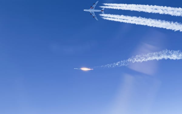 発射母機から切り離され上昇するロケット（Image：Virgin Orbit）