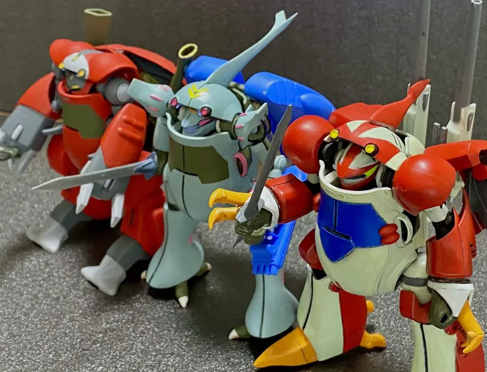 投稿者が投稿したのはちょっと丸みがかったダンバインに登場する「オーラバトラー」たち。