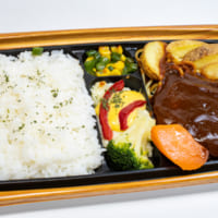 「肉の旨み感じる　ビーフハンバーグ弁当」