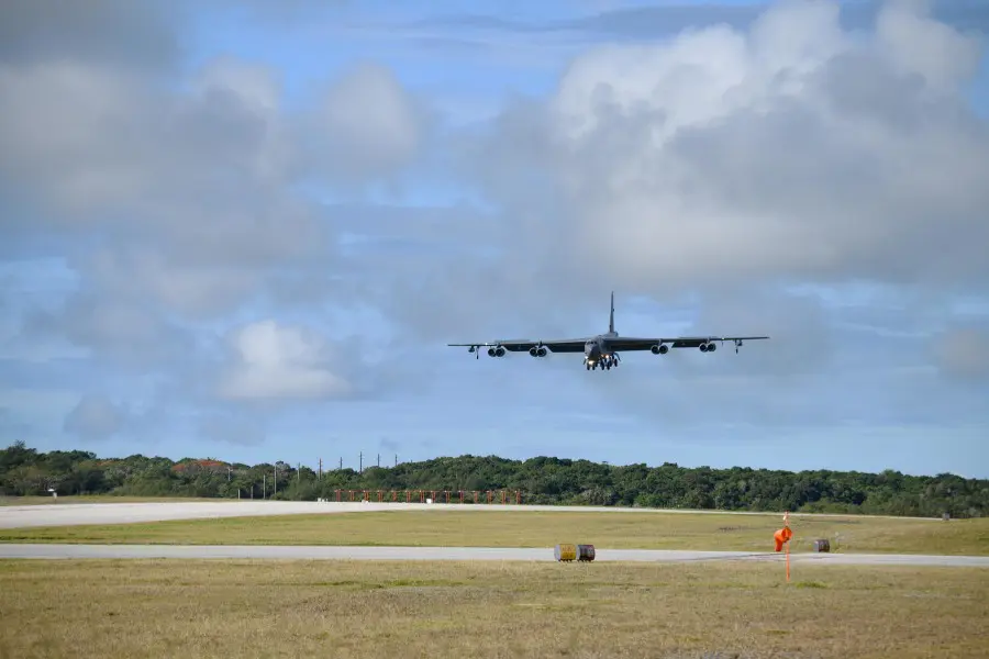 アメリカ空軍B-52が4機グアムに展開 航空自衛隊とも訓練予定
