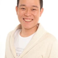 千原ジュニアの実兄としても知られる千原せいじ