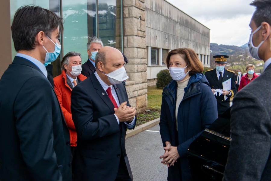ダッソー・アビアシオンの工場を訪問したフランスのパルリ軍事大臣（Image：ダッソー・アビアシオン）