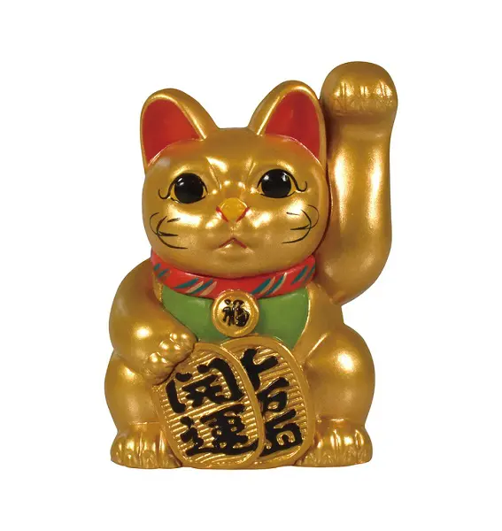 常滑型招き猫は金色版のレアカラーアイテムも。