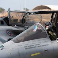 ジブチで離陸準備をするフランス航空宇宙軍ラファールのパイロット（Image：フランス航空宇宙軍）