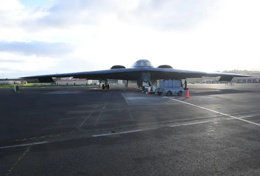 USAF B-2 ステルス爆撃機 USAF B-2 ステルス爆撃機 米空軍、B-2ステルス爆撃機受領から30周年