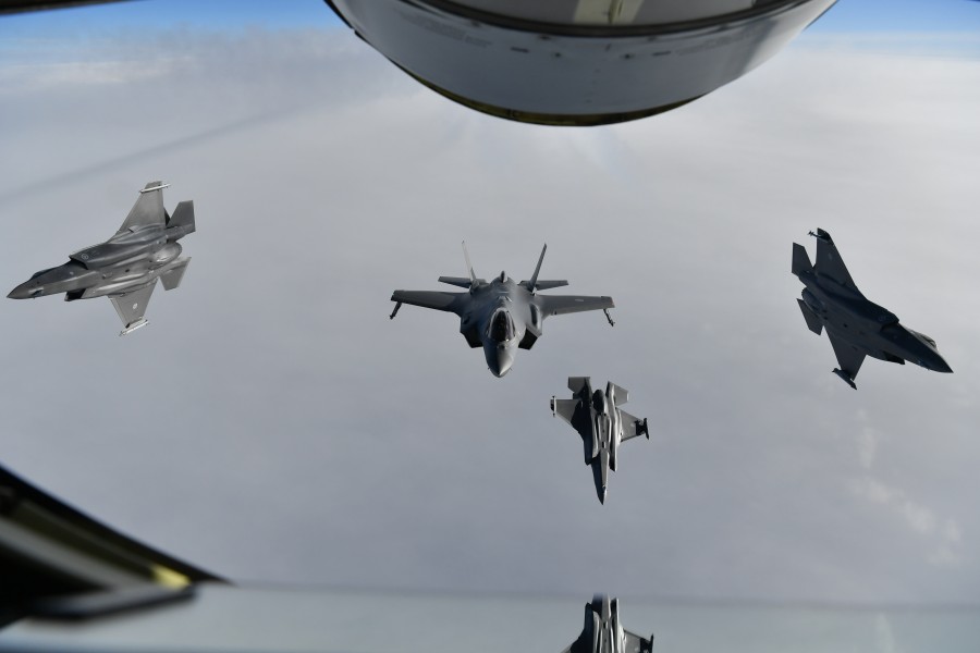 編隊を解くF-35（Image：ノルウェー空軍）