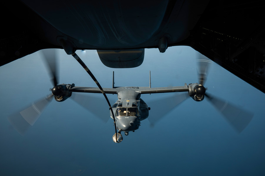 空中給油中のCV-22（Image：USAF）